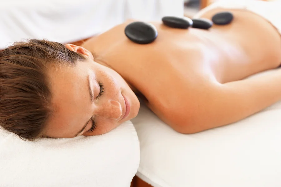 isabells-kosmetikpraxis.de - Massagen - Hot Stone Massage